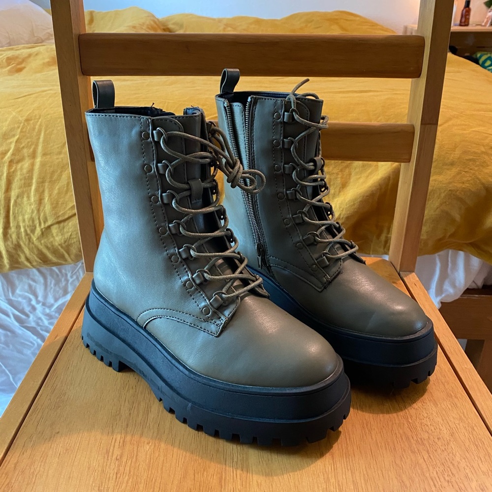 Khaki Green Combat Boots
